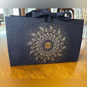 CHANEL Open box with fabric tie - ~9x6in